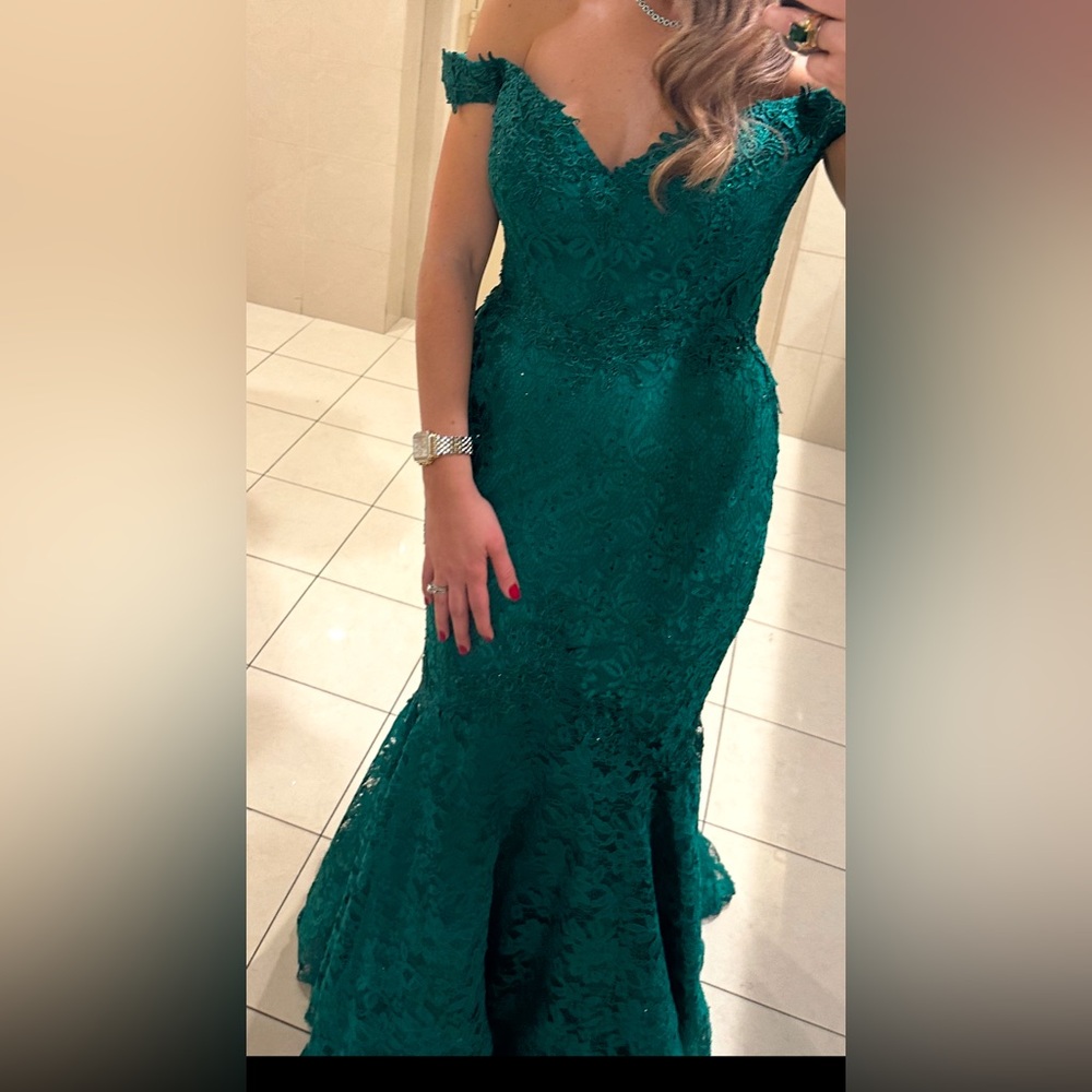 Off the shoulder emerald green mermaid dress - Picture 5 of 6